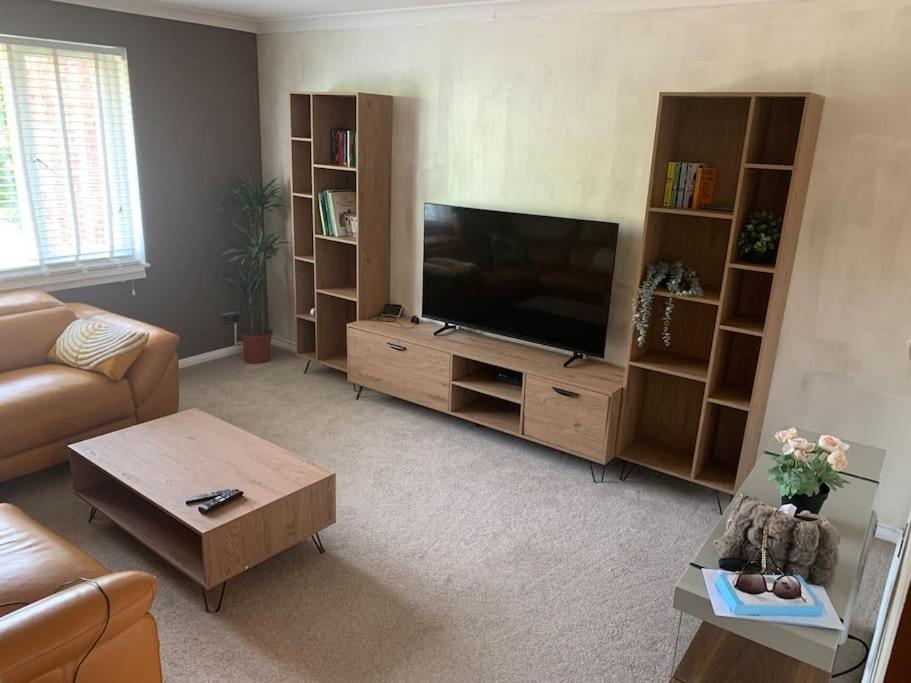 Cosy One Bed Flat Free Parking Apartment Send Luaran gambar